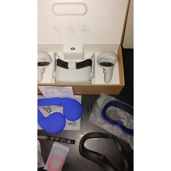 Meta Oculus Quest 2 256GB VR Gaming Headset/Accessories High-Resolution White - Picture 7 of 9